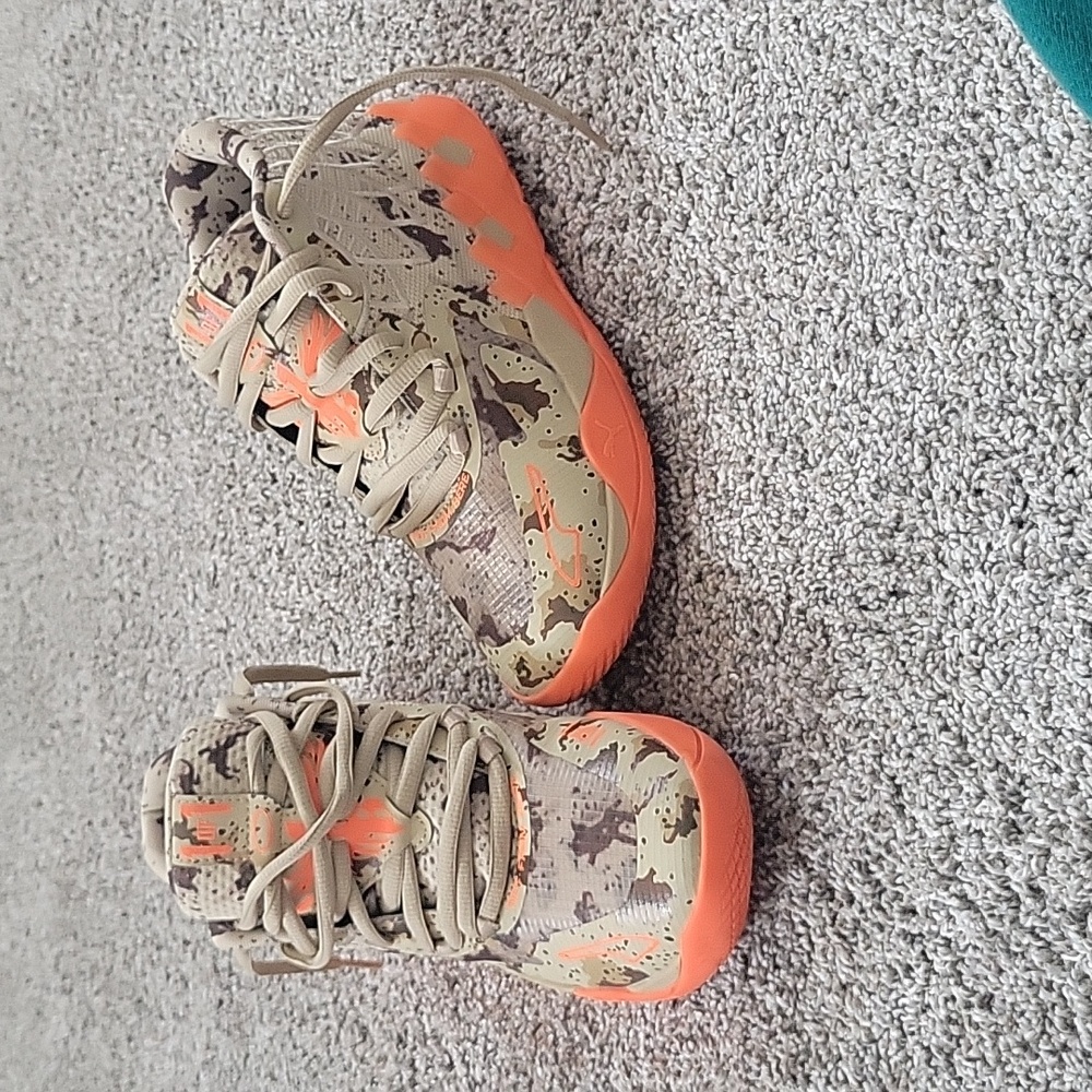 Melo basketball shoes